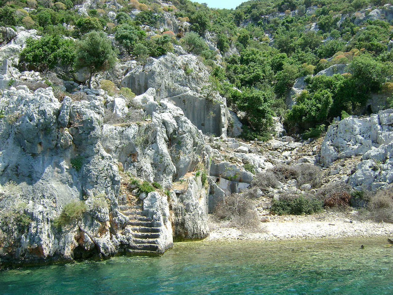 Руїни затонулого міста Кекова