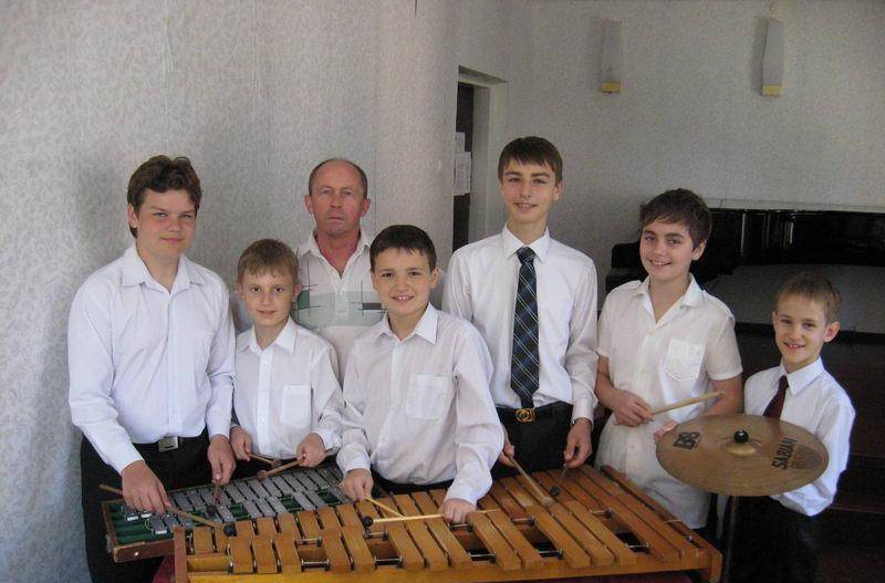 Юрій Карпенко з дтіьми-2