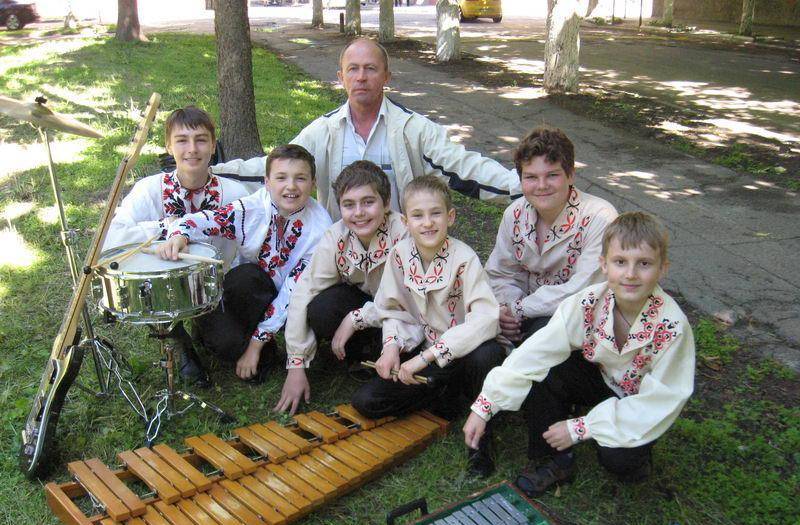 Юрій Карпенко з дітьми