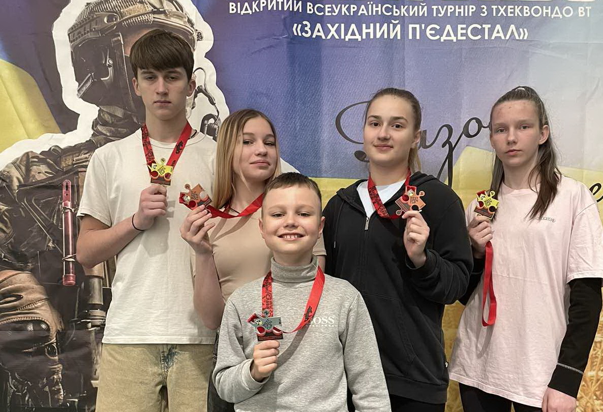 34565756767897890233