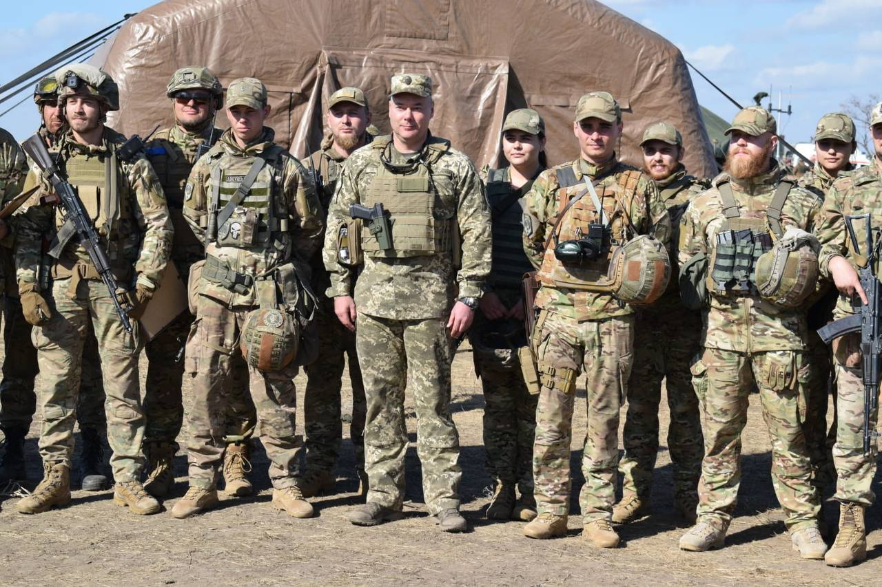 7864556453245665645565