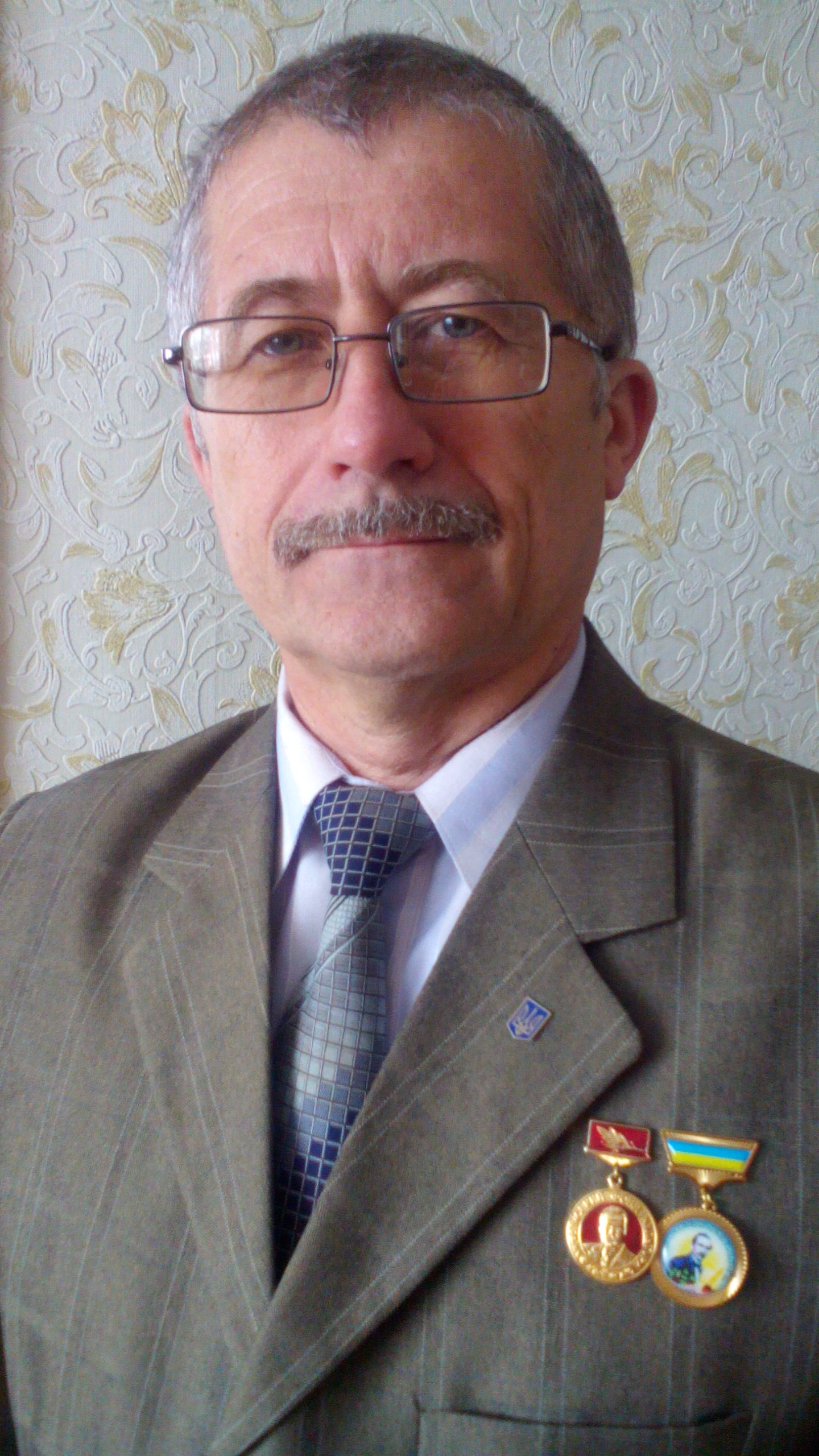 1Петро Лойтра