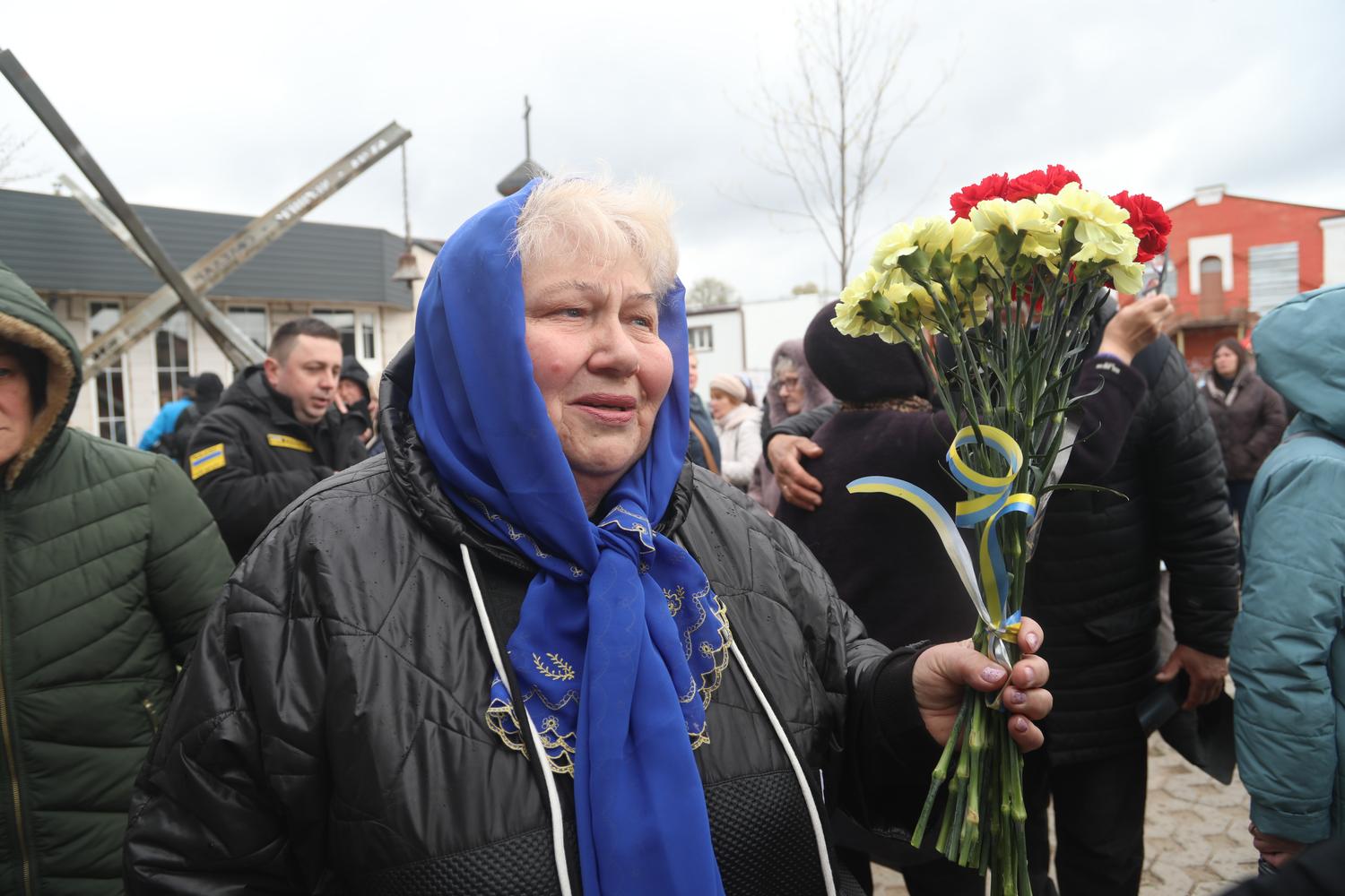 Згорьована мати героя Галина Панаско