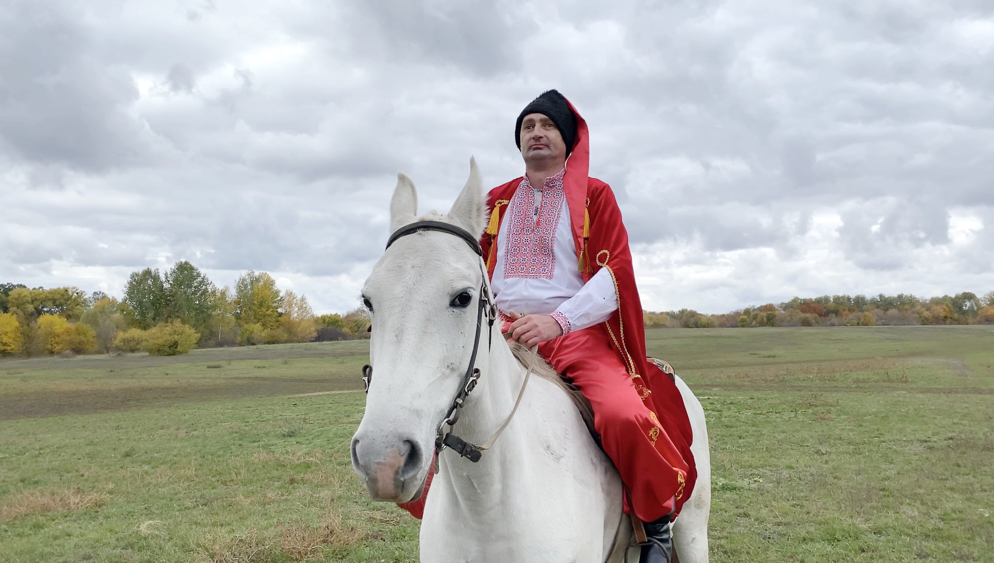 Микола Пащевський на білому коні 2