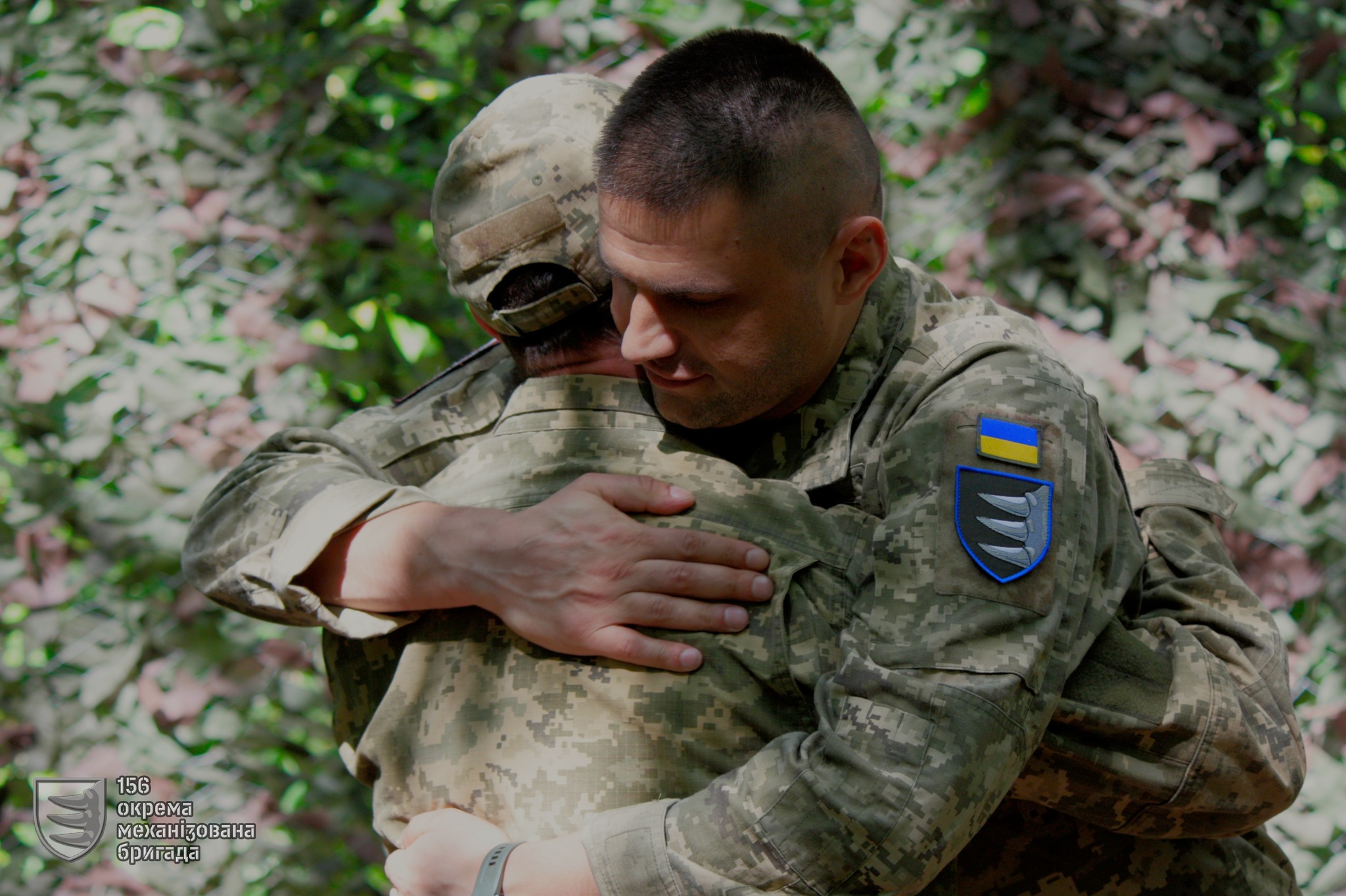 Обіймемося є на світі ми. Зметем орду відправимо до пекла