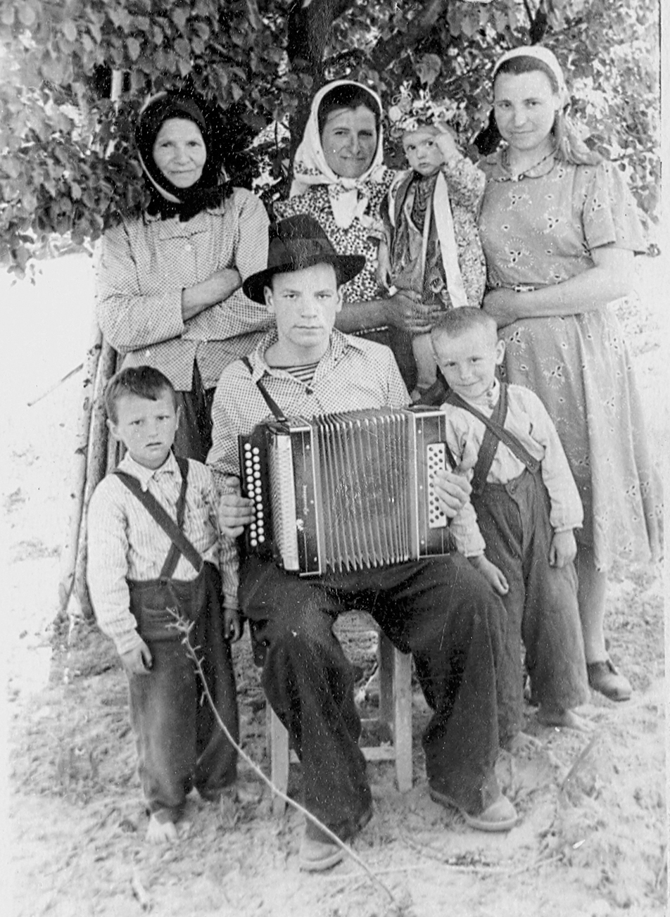 Тато з сестрами і племінниками