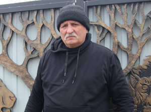 Коваль-віртуоз із Сосниці хоче зв’язати вузлом дуло підбитого російського танка