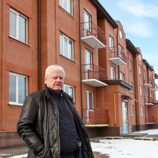 Працівники «Землі і волі» отримали нове житло, фундамент якого заклав Леонід Яковишин