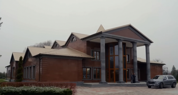 Палац культури у селі Мирне