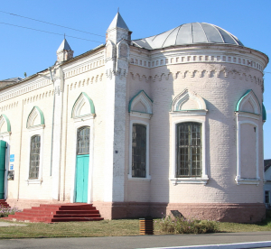 Свято-Феодосіївський храм: кінотеатр, дискотека, музей чи все-таки церква?