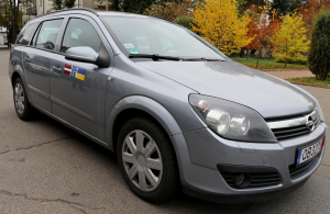 Латвійці доставили авто для захисників і закладів Чернігівщини