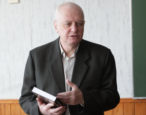 У Чернігівському ліцеї №32 представили збірку «Чернігів у вогні. Книга друга»