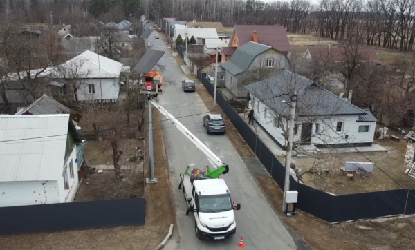 Ягідне вже з вуличним освітленням