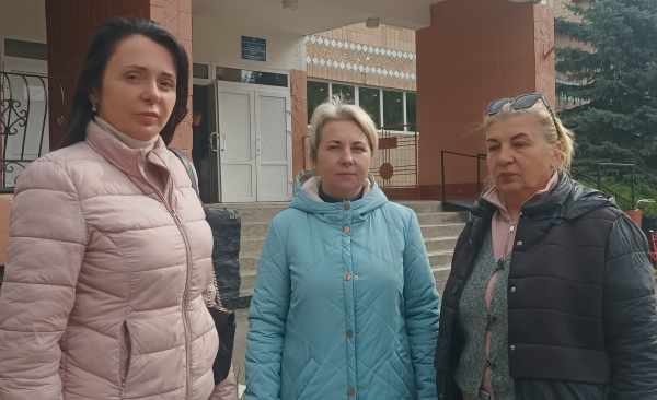 Тетяна Пиріг, Олена Мідянка та завідувачка господарства школи Тетяна Кордюк