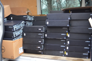 Латвійці передали рекордну партію комп’ютерів