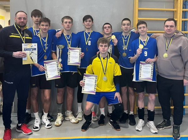 Волейболісти Чернігівського ліцею з ПВФП вибороли першість на всеукраїнському турнірі