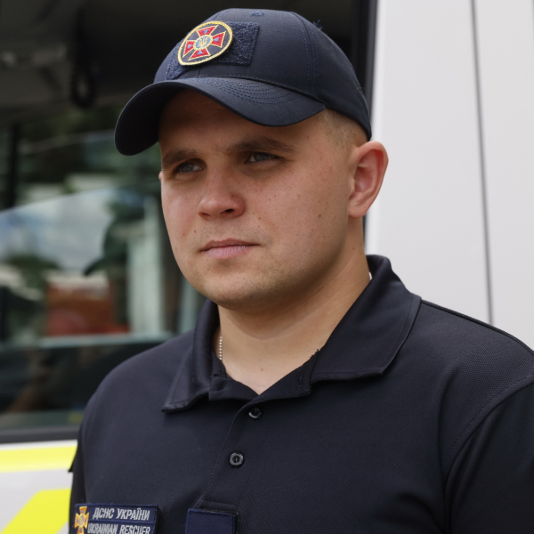 «Очі врятованих не забуваються ніколи»: історія рятувальника та оборонця Ірпеня Петра Савки