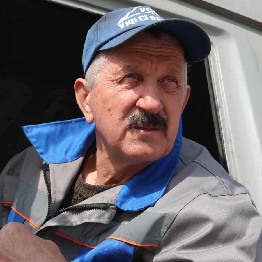 Їздив з самого ранку до пізньої ночі – під обстрілами