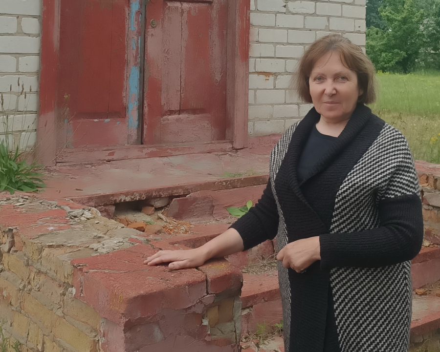 Тетяна Губенко на порозі її школи