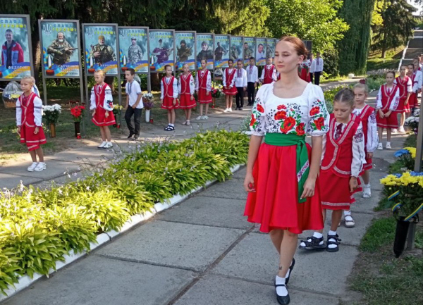У Бобровиці освятили Алею Героїв, які ціною свого життя захищали країну