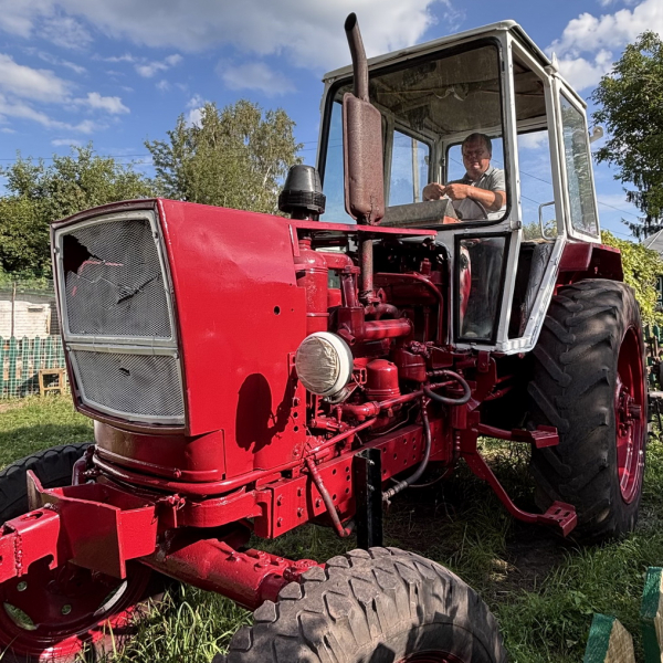 Землю, яку забрали у фермера, обробляє господарство чиновника громади