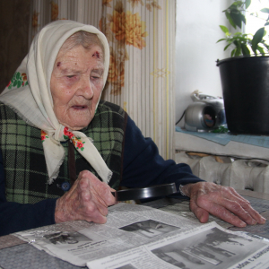 У свої 101 Варвара Байдалова ще читає газети