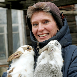 Зі столичного офісу – до кролів у селі