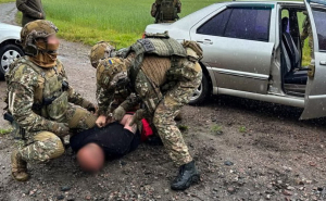 Вимагав гроші у матері зниклого безвісти